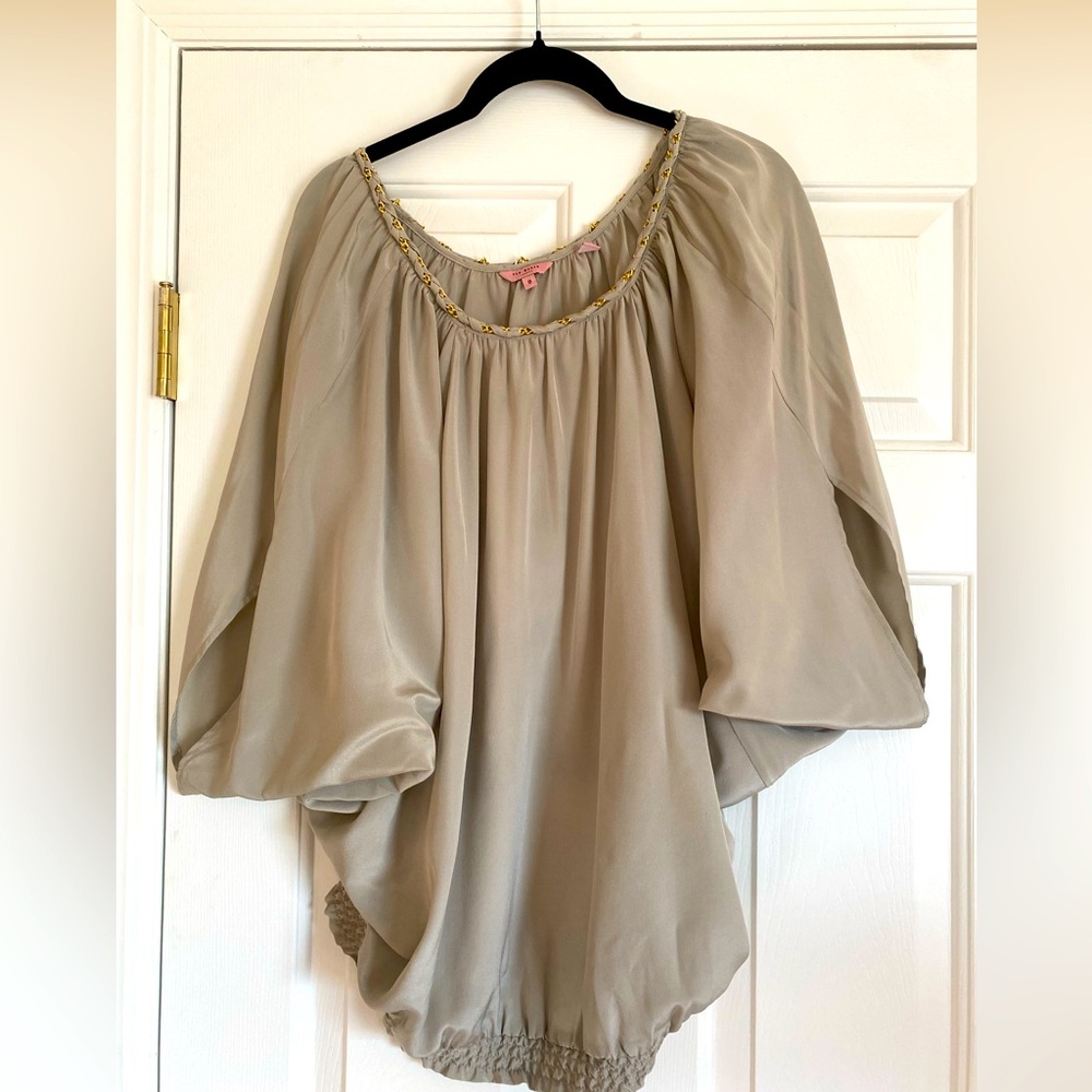 Vintage Ted Baker London Size 0 Grey 100% Silk Top Gold Chain Neckline